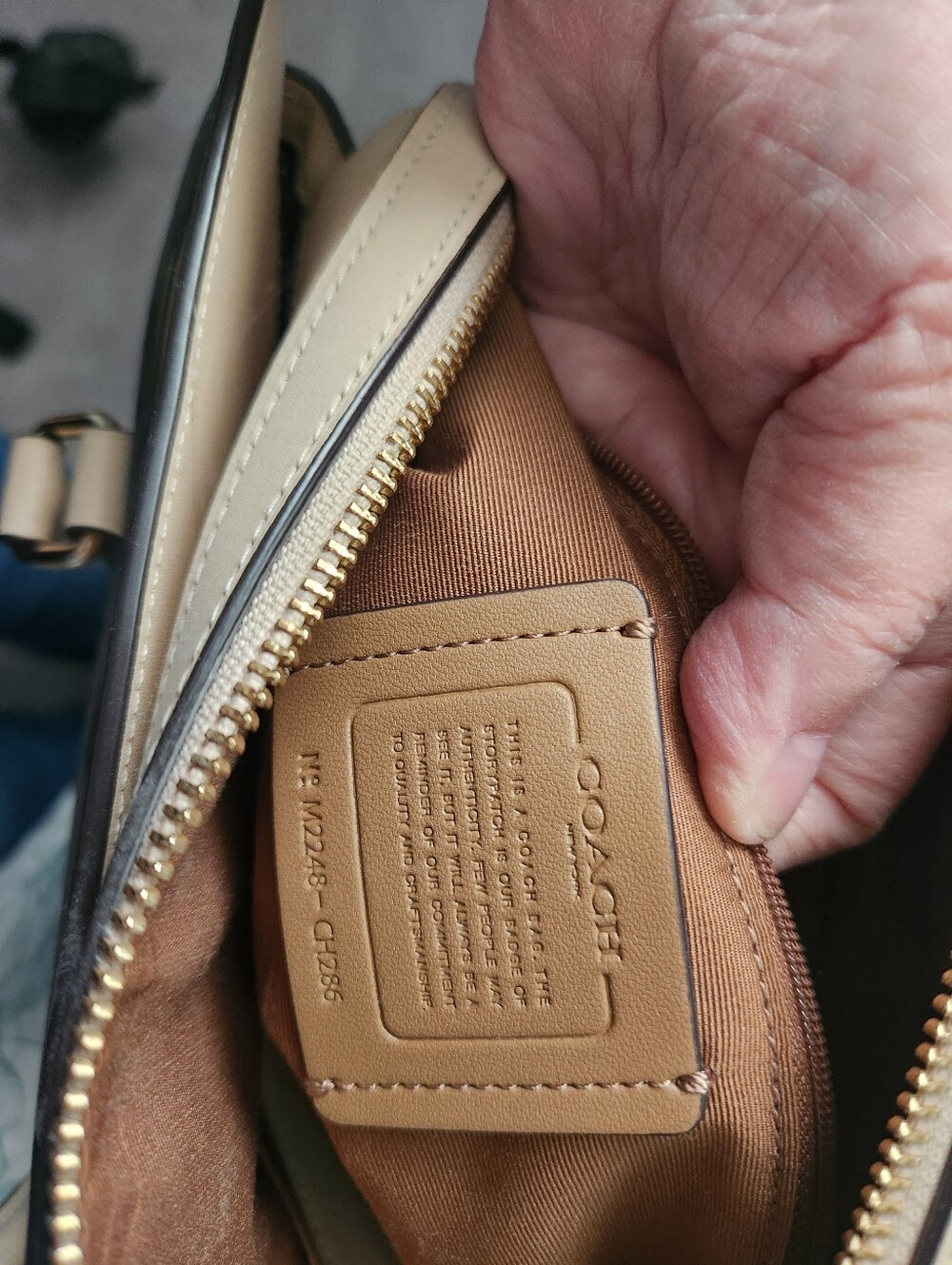 Coach Signature Canvas Tote – CH286A